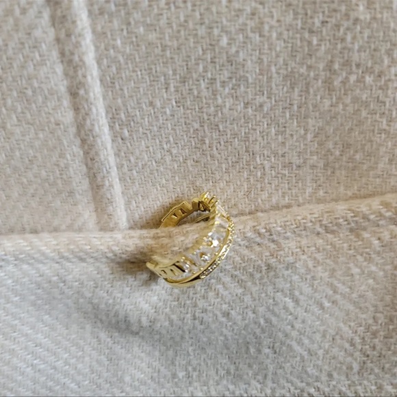 White Ring π₯₯ - Picture 5 of 6